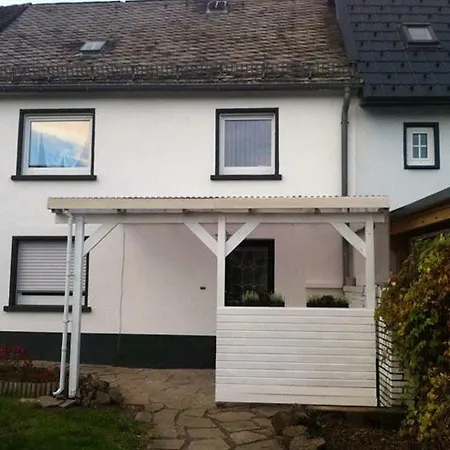 Ehemaliges Bauernhaus * Hellenhahn-Schellenberg